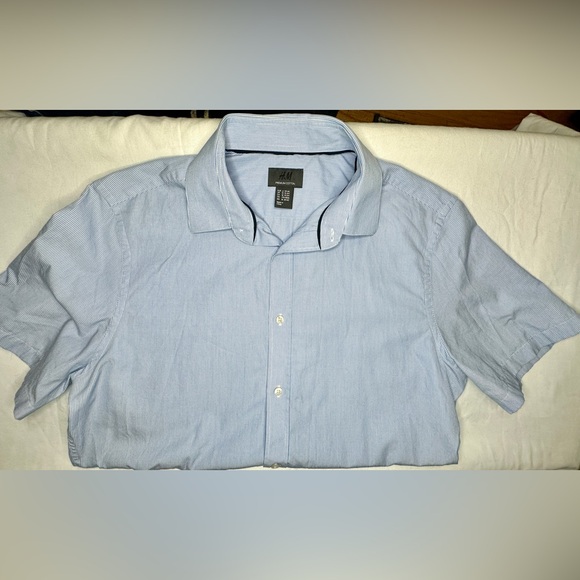 H&M Reg Fit Oxford Stretch Short Sleeve Button Up Shirt Light Blue Medium 15 3/4 - Picture 4 of 9